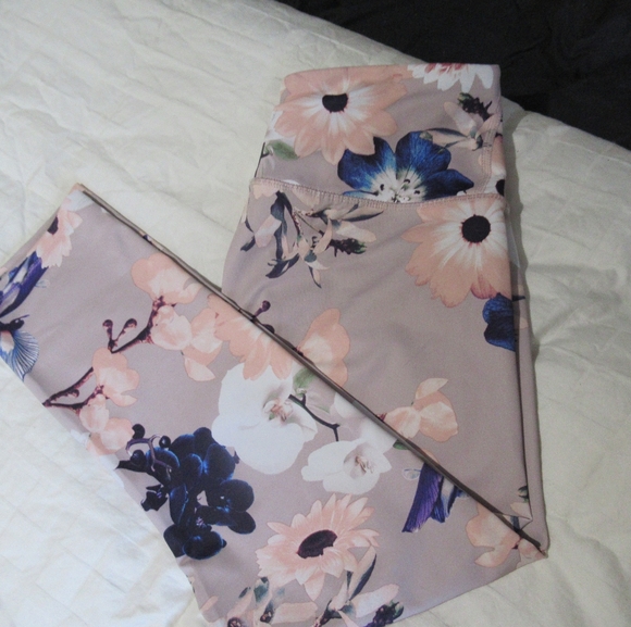 Apana Pants - Ladies yoga pants size M